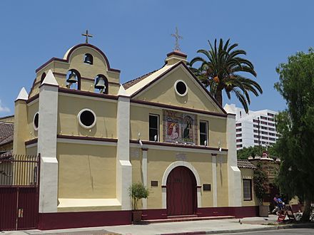 La Iglesia de Nuestra Señora la Reina de Los Ángeles, Los Angeles, California (14524862275) (cropped)
