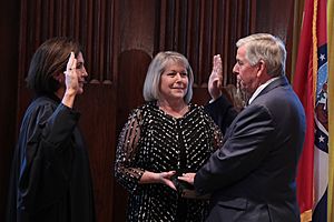 Mike Parson swearing-in