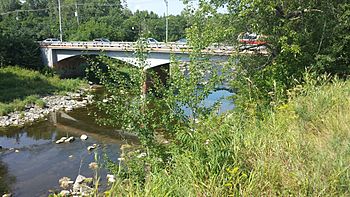 St-Mathias-sur-Richelieu-Pont de la rivière des Hurons sur la Route des patriotes-2014-08-04.jpg