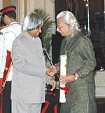 The President, Dr. A.P.J. Abdul Kalam presenting the Padma Vibhushan Award – 2006 to Shri Adoor Gopalakrishnan, a leading luminary of New Indian Cinema, in New Delhi on March 20, 2006.jpg
