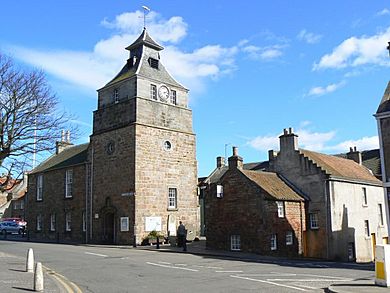 Tollbooth and town hall - geograph.org.uk - 750656