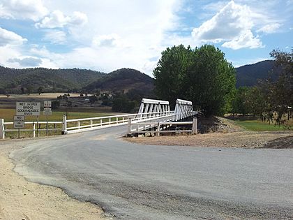Wee Jasper Bridge over Goodradigbee River.jpg