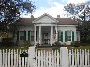 707 Saint George St