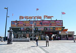 Britannia Pier, Great Yarmouth - May 2012.jpg