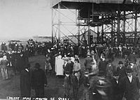 Cherry Mine disaster, crowd at mouth of shaft