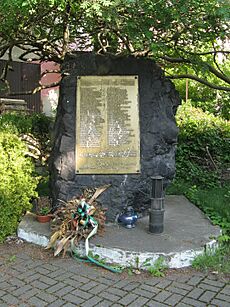 Dabrowa Gornicza Paryz monument