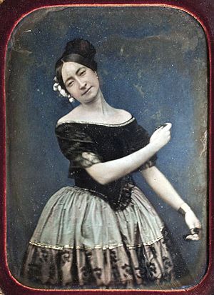 Daguerrotipo de una bailarina de la escuela bolera, hacia 1850, SB-0001 P.jpg