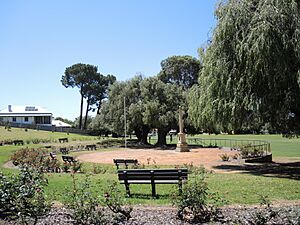 E37 War memorial at Ben Wright Park (from south-west)