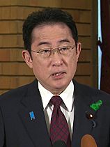 Fumio Kishida's press conference the day after attacked (cropped)