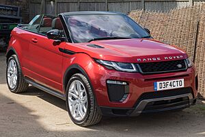 Land Rover Range Rover Evoque Convertible 2016 - front three-quarter (cropped)