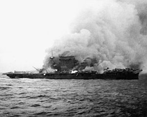 USS Lexington brennt