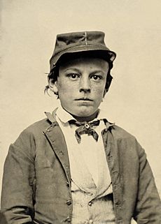 Unidentified young soldier in Confederate infantry uniform