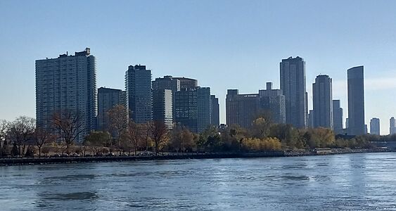 View from the East River Esplanade 023 (cropped)