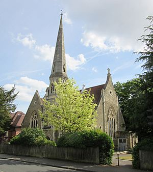 Weybridge United Reformed Church, Queens Road, Weybridge (NHLE Code 1377472) (June 2015) (3).JPG