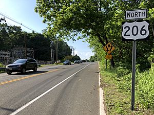 2018-05-29 17 08 31 View north along U.S. Route 206 at Somerset County Route 661 (Holland Avenue) in Peapack-Gladstone, Somerset County, New Jersey