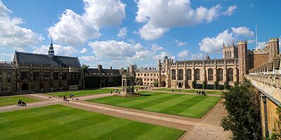 Cmglee Cambridge Trinity College Great Court