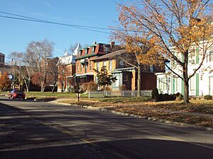 EElmMacomb