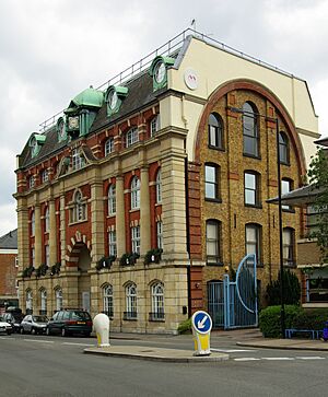 Late Victorian office building in the Baroque style, Wood Green - geograph.org.uk - 2434859