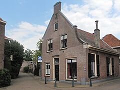 Lochem, monumentaal pand aan 't Ei 1foto9 2011-07-11 16.26