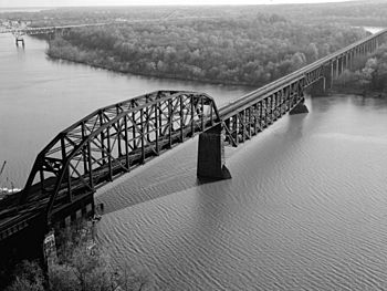 Perryville Railroad Bridge LOC 082060pu.jpg