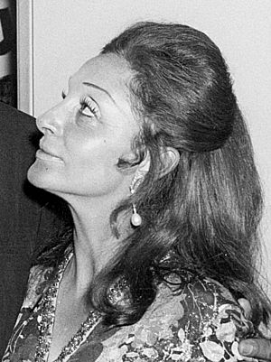 Pilar Pallete Wayne (1971).jpg