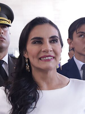 Sesión Solemne Transmisión de Mando Presidencial, Verónica Abad (cropped).jpg