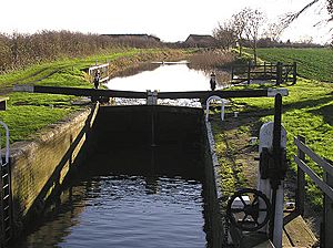 Standards lock, Taunton and Bridgwater canal - geograph.org.uk - 313647