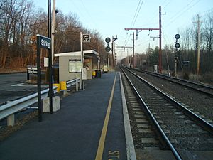 Stirling Station facing NY Penn-bound