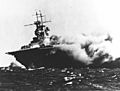 USS Wasp (CV-7) brennt