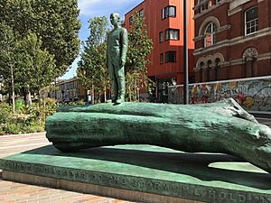 War memorial in Walworth Square (48687178638)