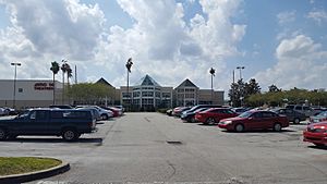 West Oaks Mall Ocoee, FL April 2017 (34248002860).jpg