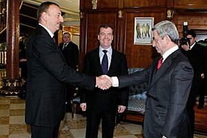 С Президентом Азербайджана Ильхамом Алиевым и Президентом Армении Сержем Саргсяном - 1