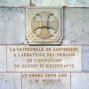 Abbaye du Bec-Hellouin - croix anglicane