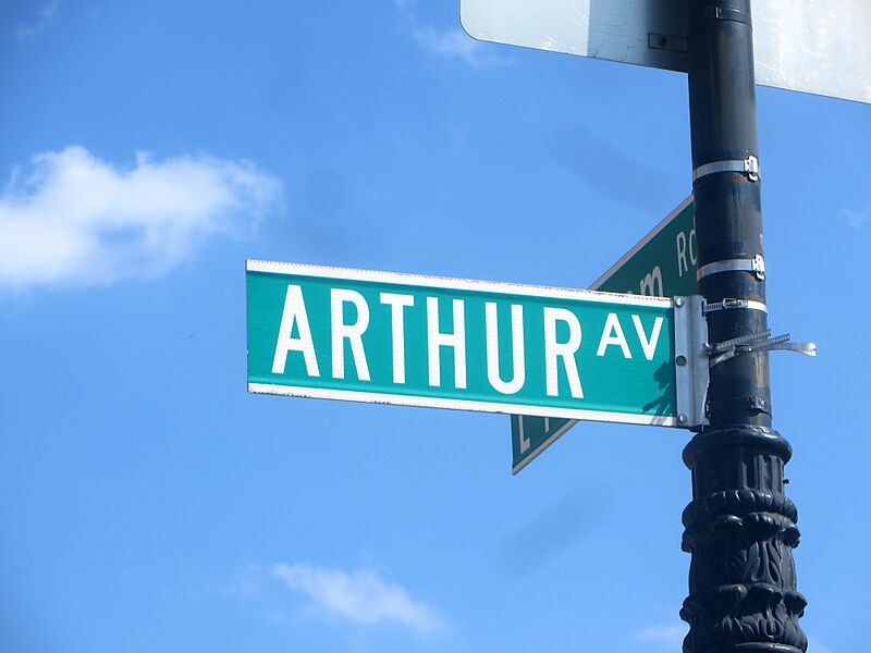 Arthur Avenue Streetsign (36769067783)