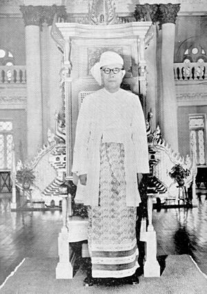 BaU PresidentBurma ဘဦး 1955.jpg