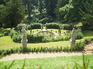 BelvoirGardens1