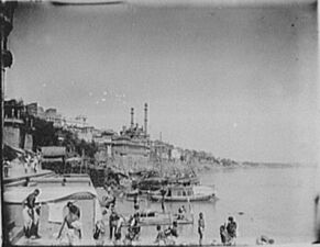 Benares - riverfront - edit LCCN2004707379