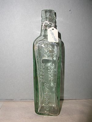 Bottle, essence (AM 629460)