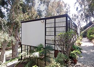 Eames-House-Case-Study-House-No-8-Pacific-Palisades-California-04-2014b