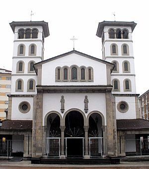 El Entrego (San Martín del Rey Aurelio) - Iglesia de San Andres 00