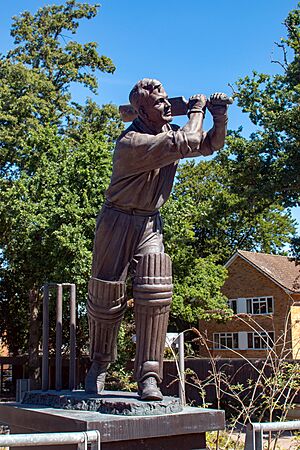 Eric Bedser statue
