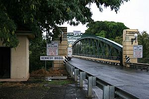 Kennedy Bridge, Bundaberg (2009).jpg