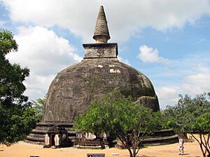 Kiri Vihara 01