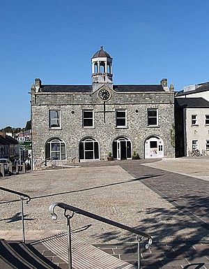 Market House and Market Square at Ballynahinch (geograph 4733757) (cropped).jpg