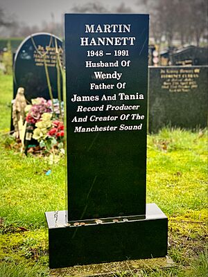 Martin Hannett grave 17 27 54 034000