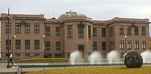 Palace and fountains