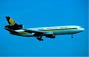 Singapore Airlines McDonnell Douglas DC-10-30 Marmet