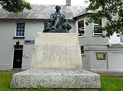Thomas Hardy Statue Dorchester Dorset.jpg