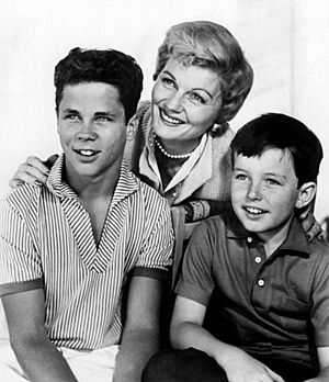 Tony Dow Barbara Billingsley Jerry Mathers Leave It to Beaver 1959