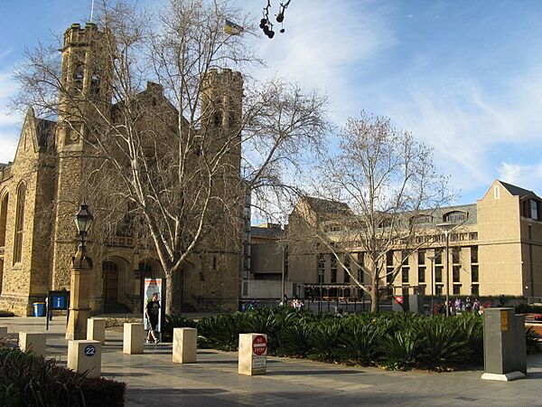 UofAdelaide-BonythonHall&LawBld-front-Aug08